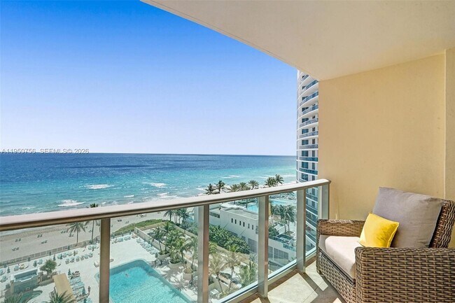 Building Photo - 2501 S Ocean Dr Unit 1122 (Available April 8)