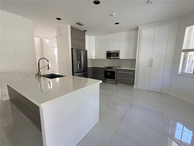 Photo - 1570 Elm Grove Rd