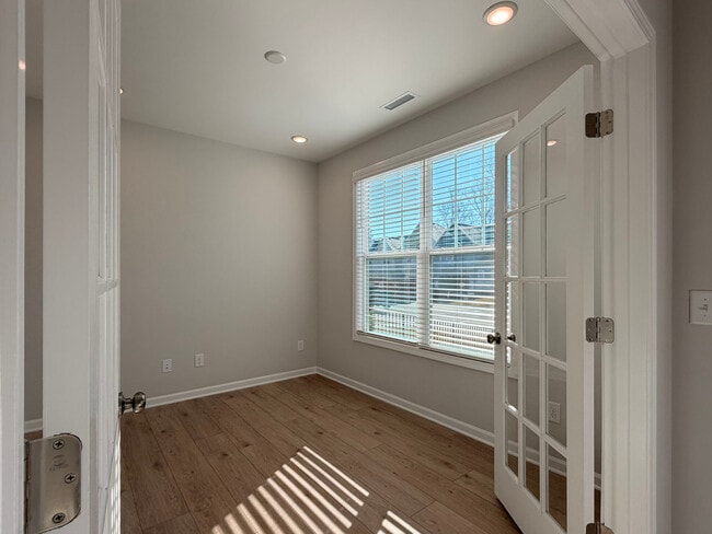 Photo - 2459 Englemann Dr