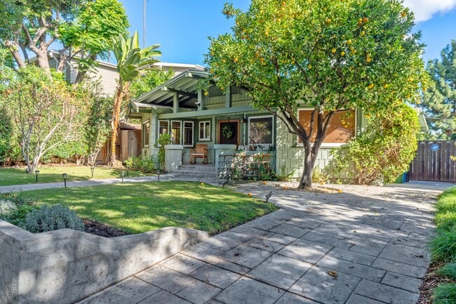 Photo - 1550 N Sierra Bonita Ave