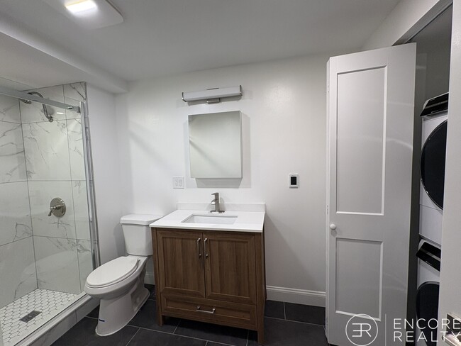 Photo - 51 Queensberry St Unit B