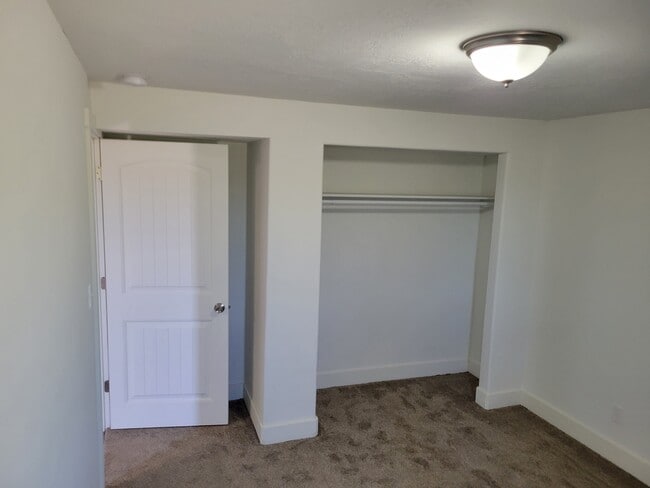 317 Arrowhead Dr Unit Basement Apartment