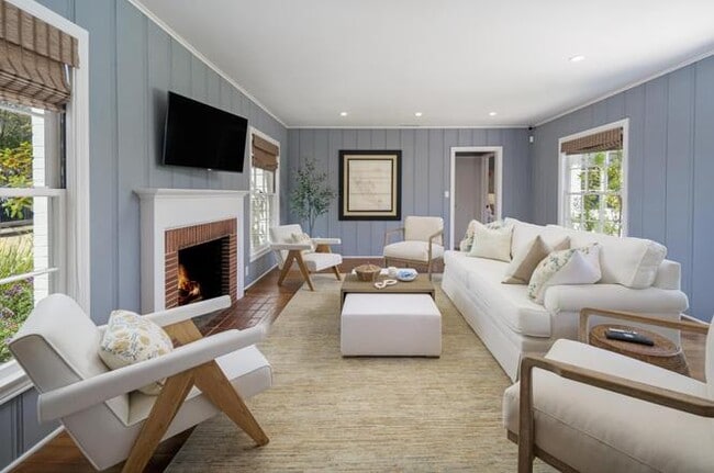 Photo - 240 Hot Springs Rd