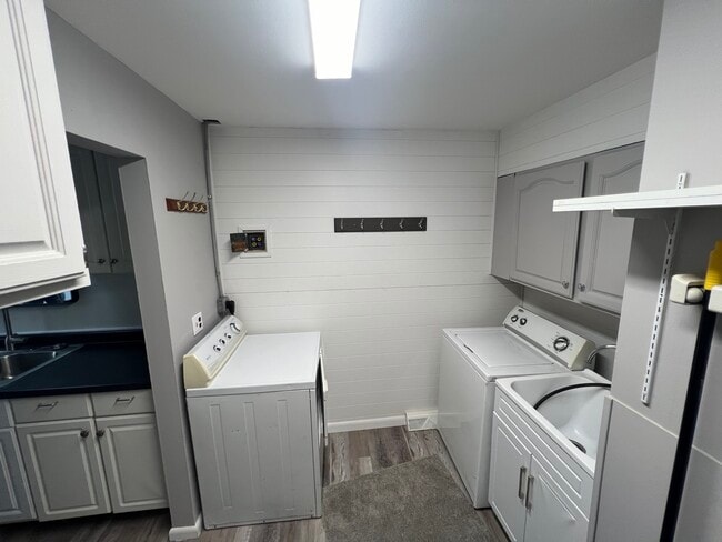 Photo - 329 McMunn St Unit B