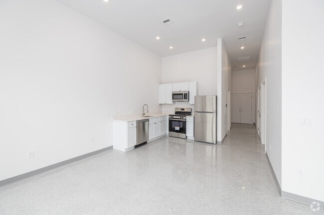 2BR, 2BA - 925SF - Kitchen - Isobel Lofts