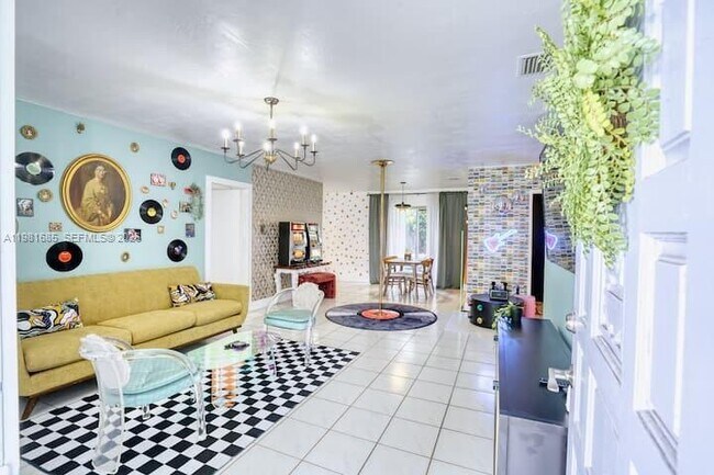 Photo - 6443 Perry St