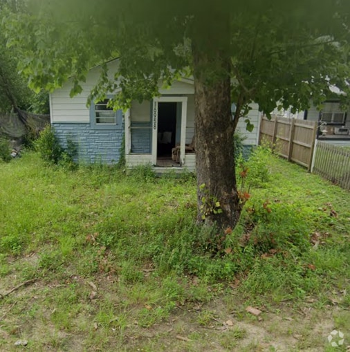 Building Photo - 16958 Oak St Rental