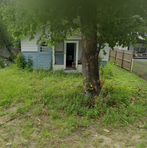 Photo - 16958 Oak St House