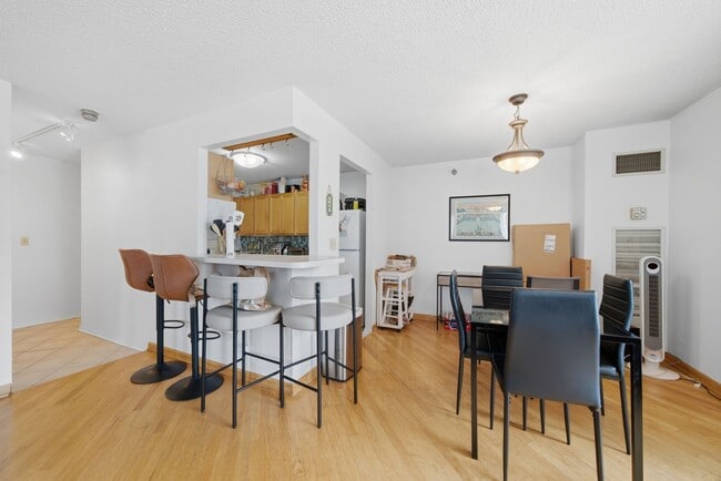 Photo - 70 W Huron St