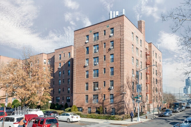 Photo - 2675 E 7th St