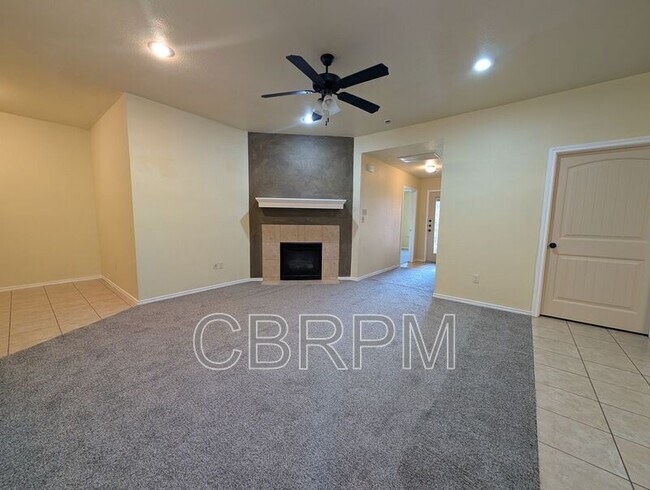 Photo - 3105 112th St