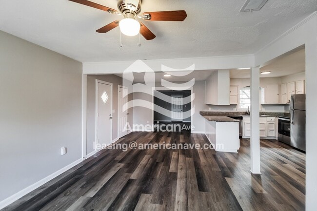 Photo - 103 Galahad Dr