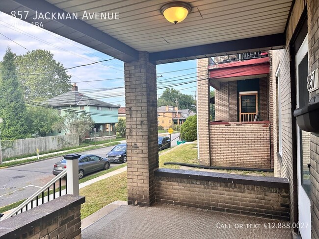 Photo - 857 Jackman Ave