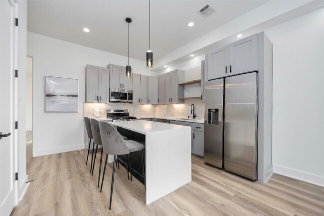 Photo - 4533 Larkspur St