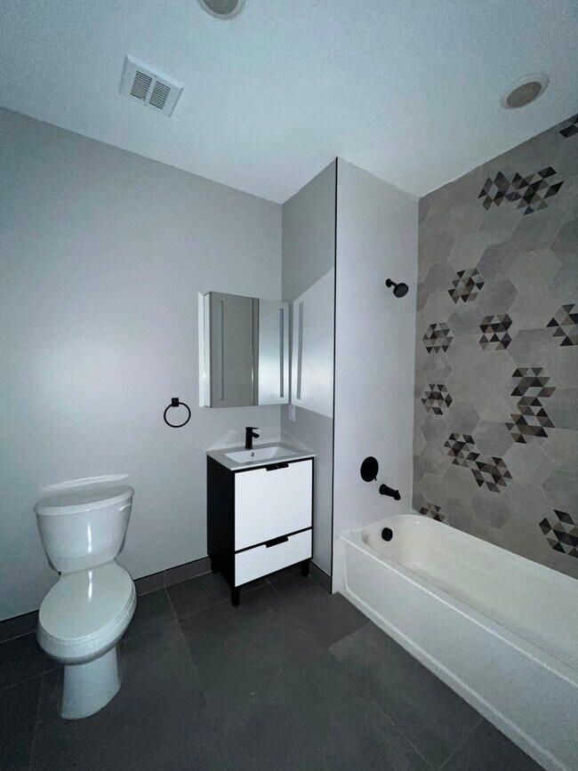 Photo - 135 Mallory Ave