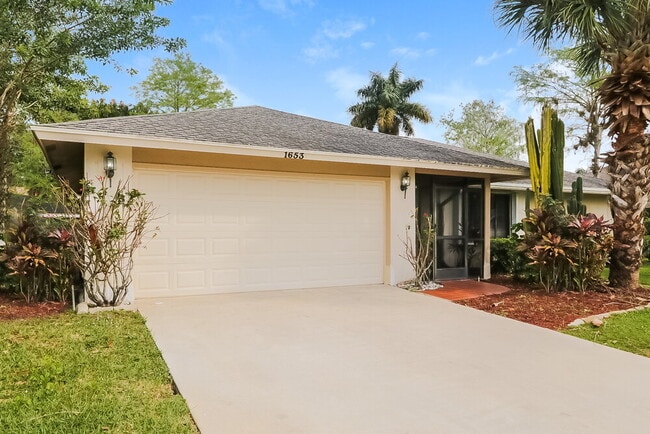 Photo - 1653 Primrose Ln