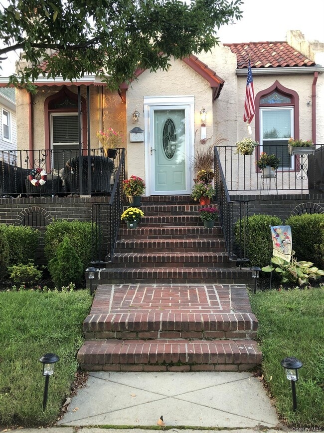 Photo - 321 W Walnut St Unit 2