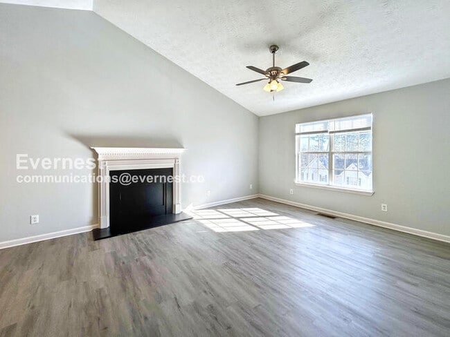 Photo - 30 Oak Grove Ln NW