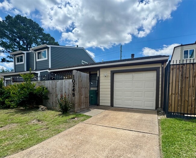 Photo - 10249 Colony Ct