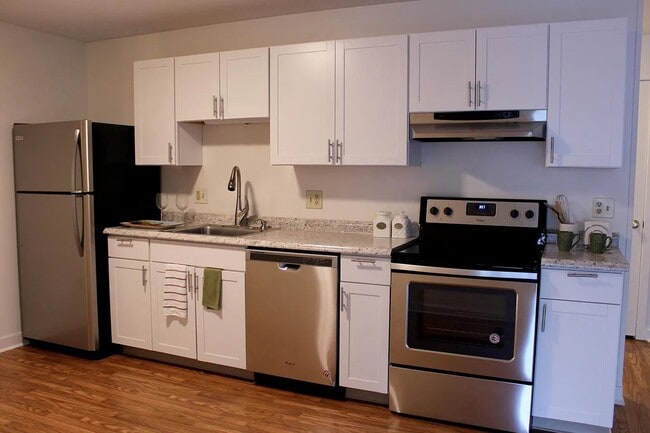 30 Gatehouse Rd Unit 103