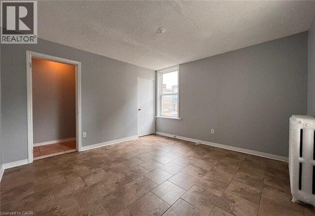 Photo - 432 Clarence St Unité 3