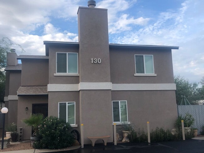 Building Photo - 130 E Mills Dr Unit 3
