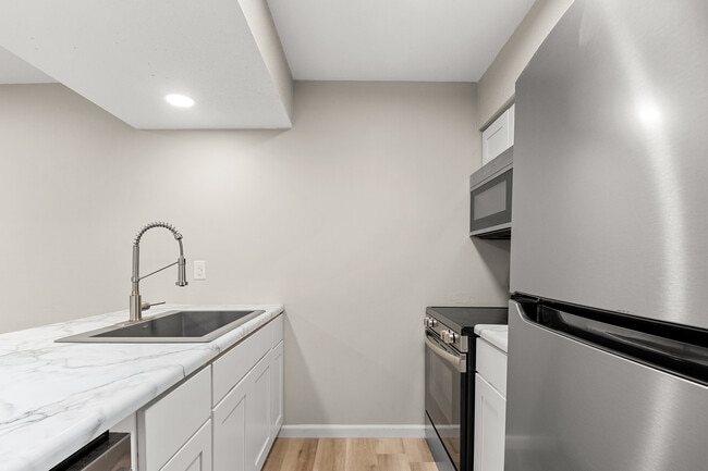 Unit 219 (2bed 1bath) Renovated