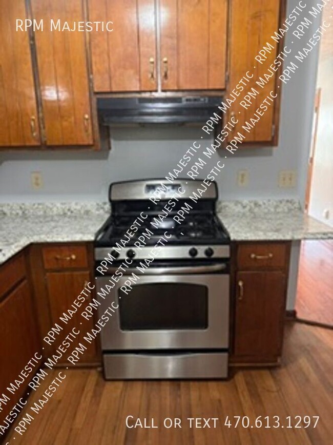 Photo - 203 Toby Springs Ln