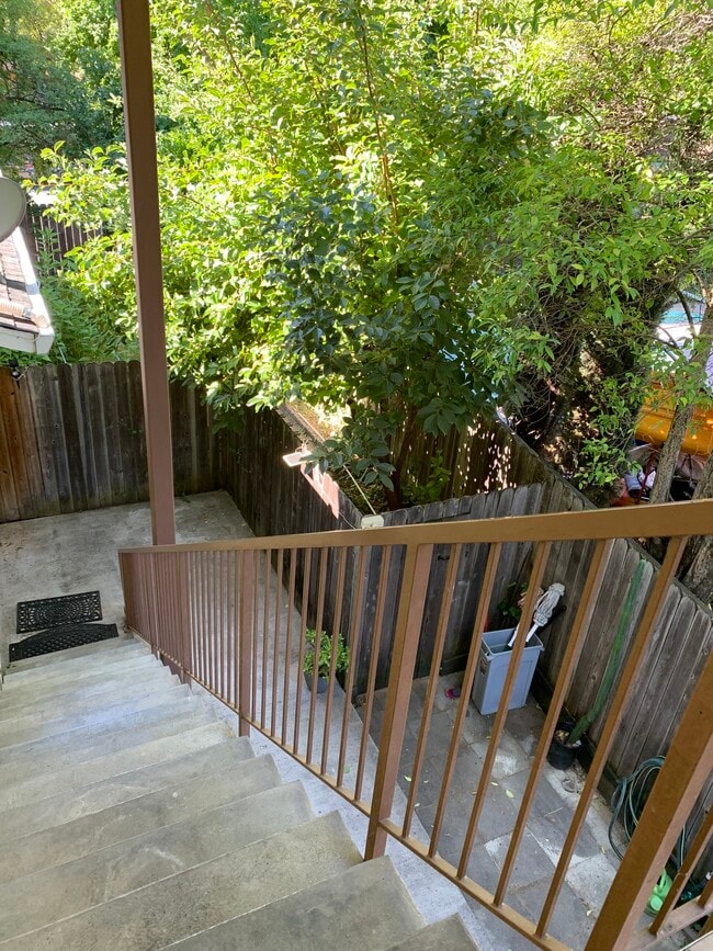 Photo - 327 W Mill St Unidad #B