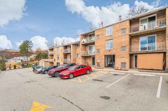 Photo - Landmark Apartments