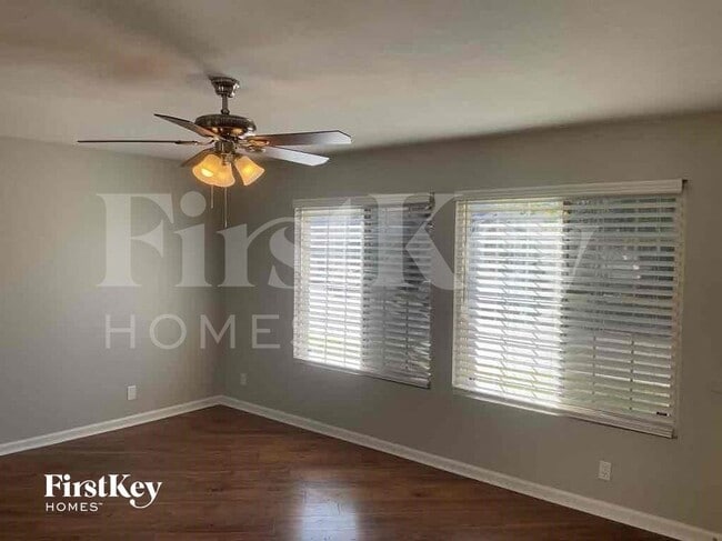 Photo - 235 N 22nd Pl