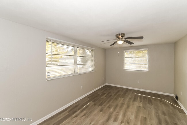 Photo - 7515 Eaton Ave