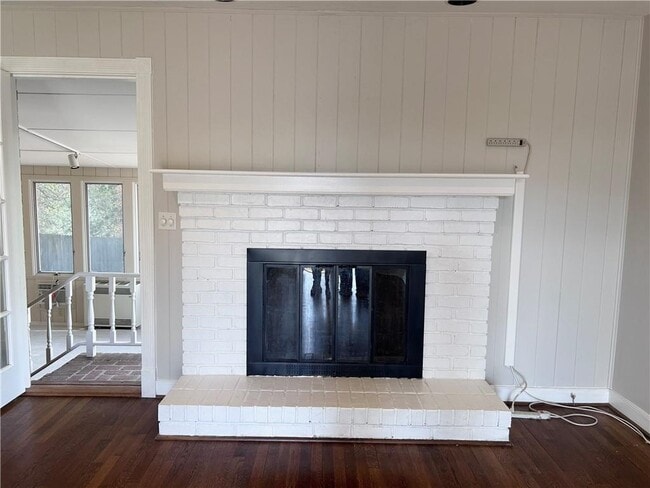 Photo - 119 Woodlawn Dr NE