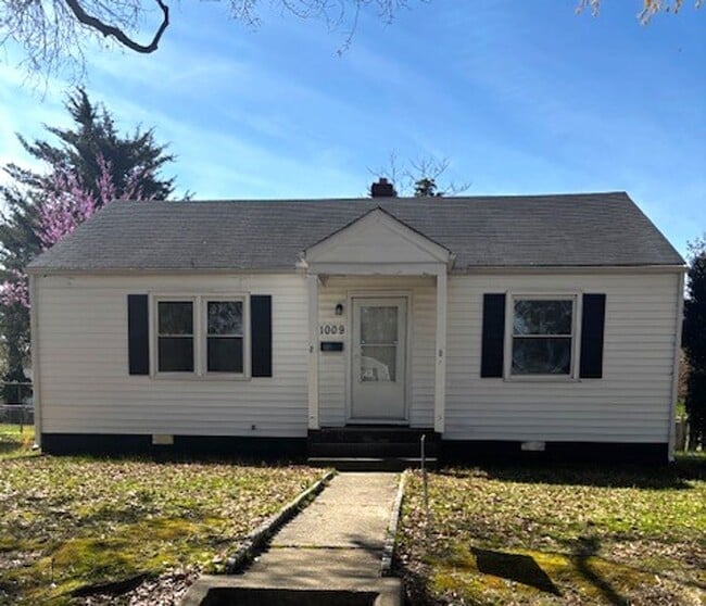 Building Photo - Price Reduced for March Move in