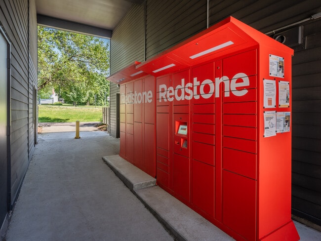 Redstone Commons; Student Housing