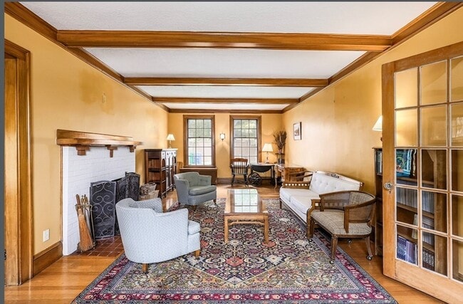 Photo - 269 Waltham St