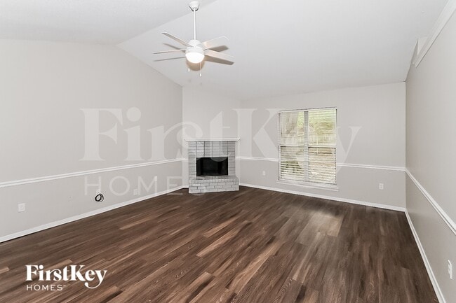 Photo - 6495 Westbury Ave
