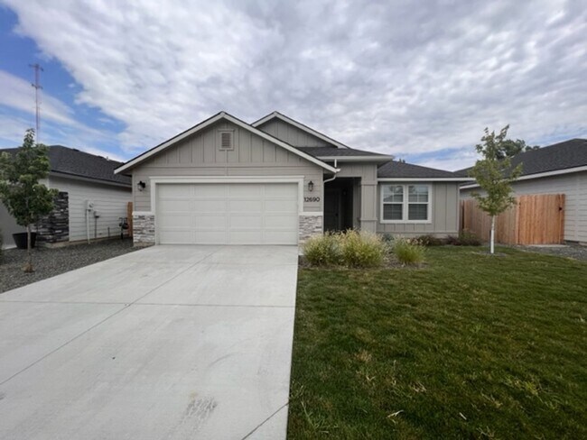 Comfort and Luxury Single Family Home - Comfort and Luxury Single Family Home