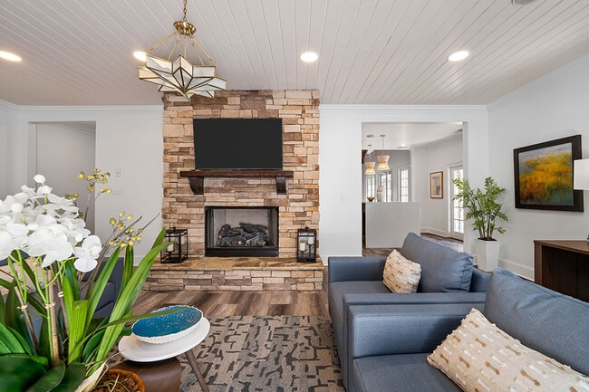 Photo - Houston Lake Apartments