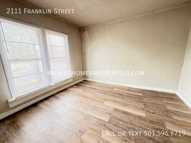 Photo - 2111 Franklin St