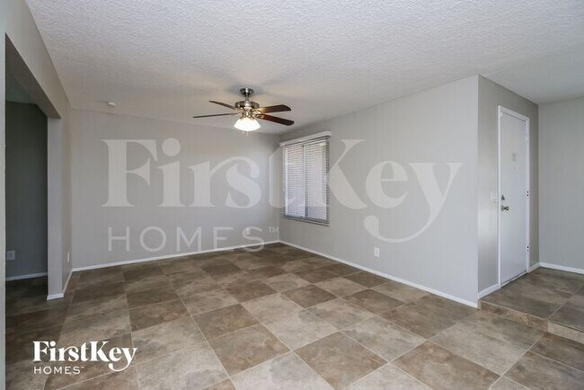 Photo - 2331 E Alameda Dr