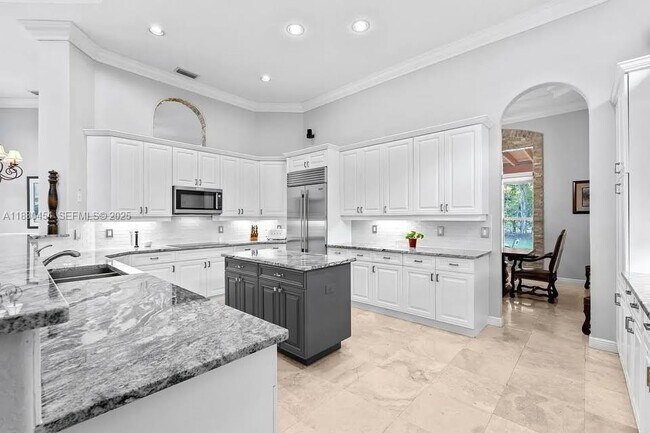 Photo - 8948 Pinebrook Ct