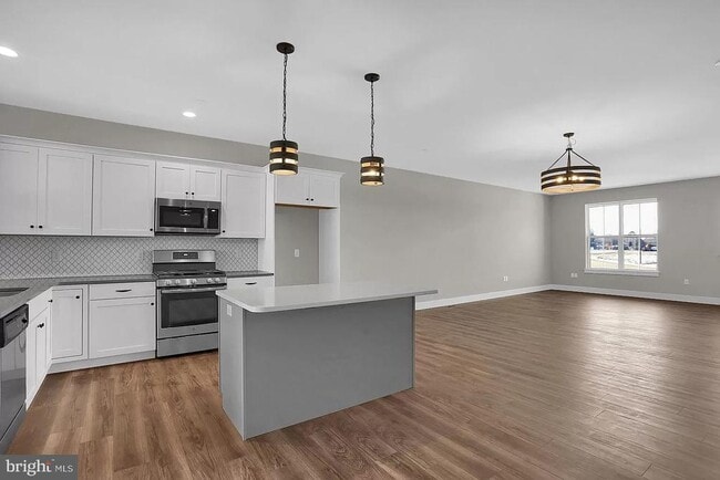 Photo - 121 Despina Dr