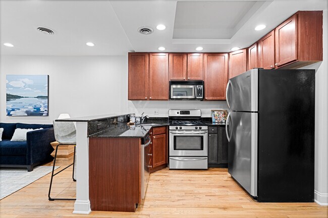 Photo - 950 W Belle Plaine Ave Unit 1W