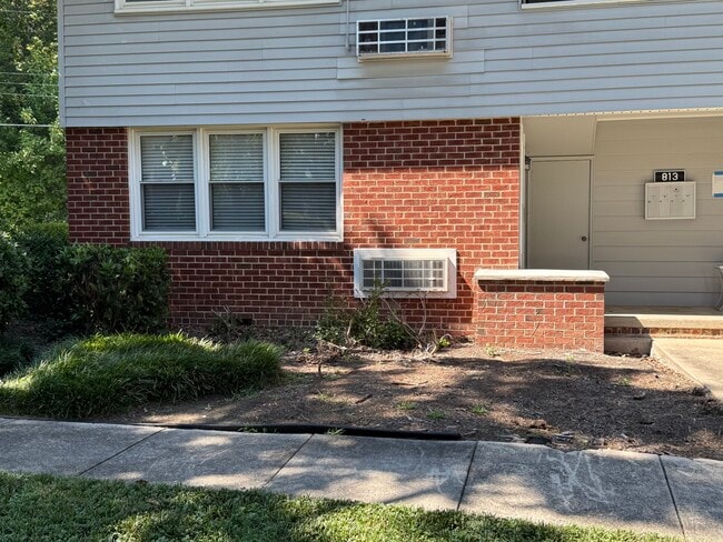 Photo - 813 Daniels St Unit A