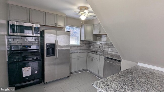 Building Photo - 153 Polk Dr