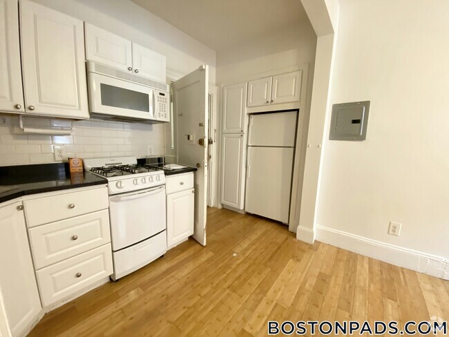 Building Photo - 64 Hemenway St Unit 12 Rental