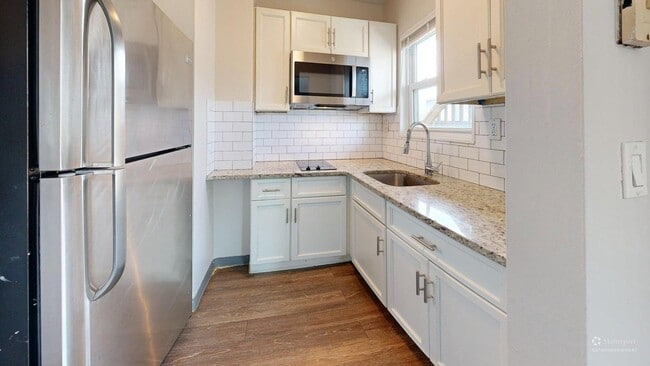 Building Photo - 298 Meridian St Unit 298 - 1