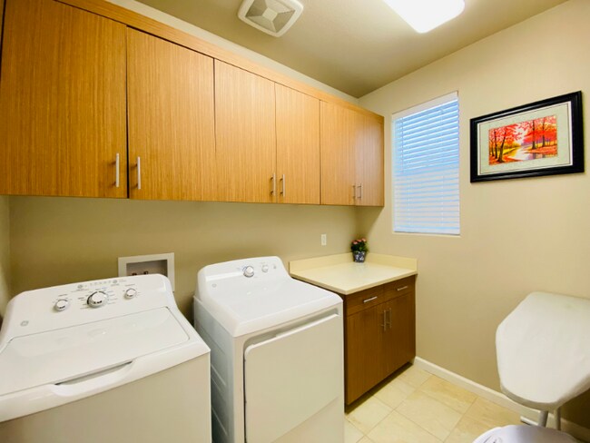 Photo - 910 Montage Cir