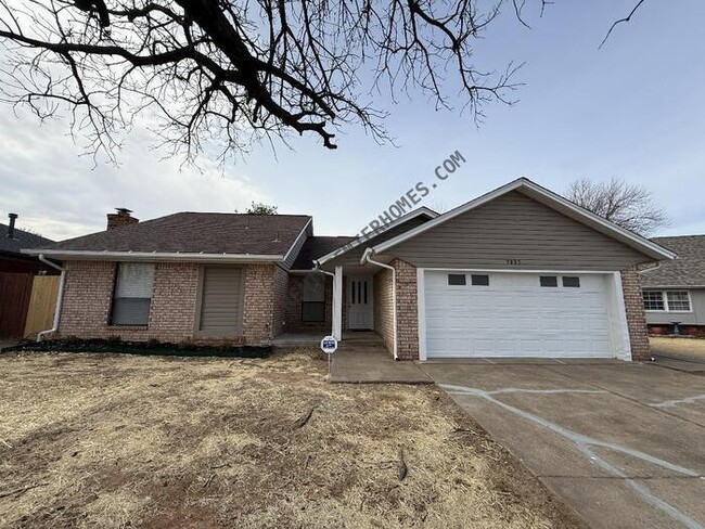 Building Photo - 9805 Blue Bonnet Dr